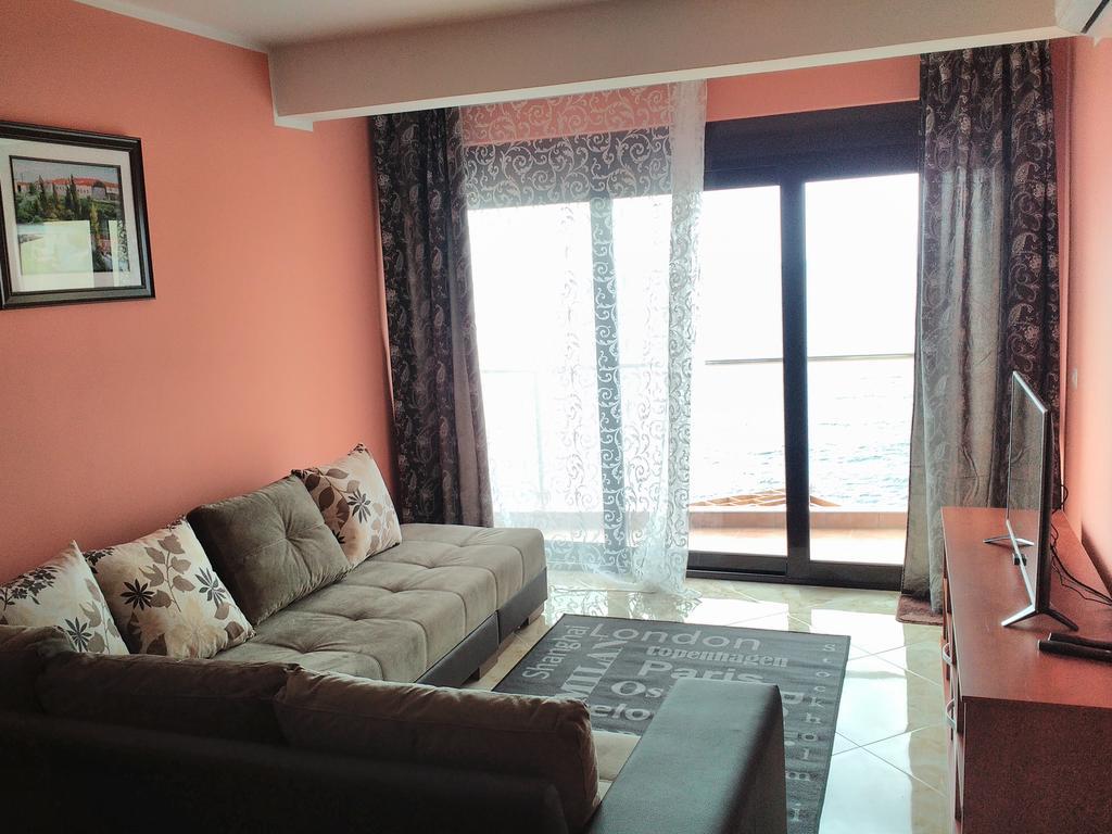 Apartment Sea Space Dobra Voda Buitenkant foto